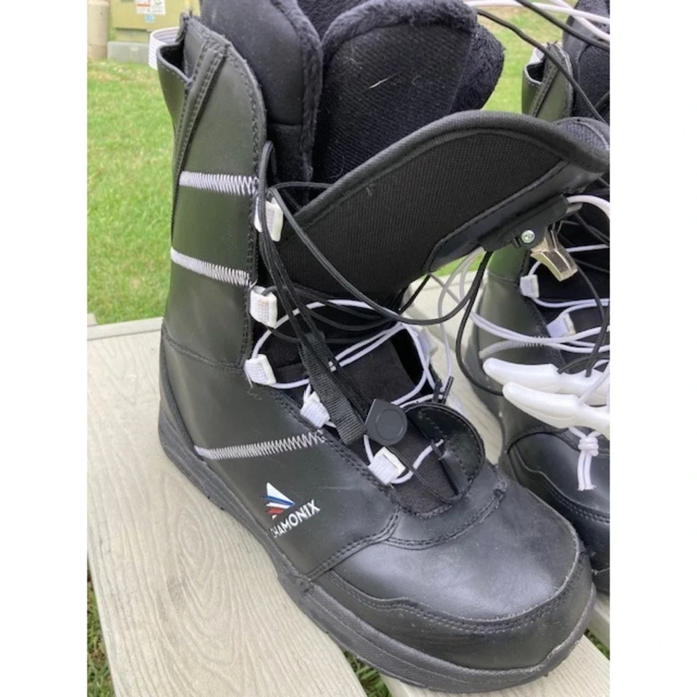 Chamonix Mens Snow Boarding Boots 11 Very Good Condition